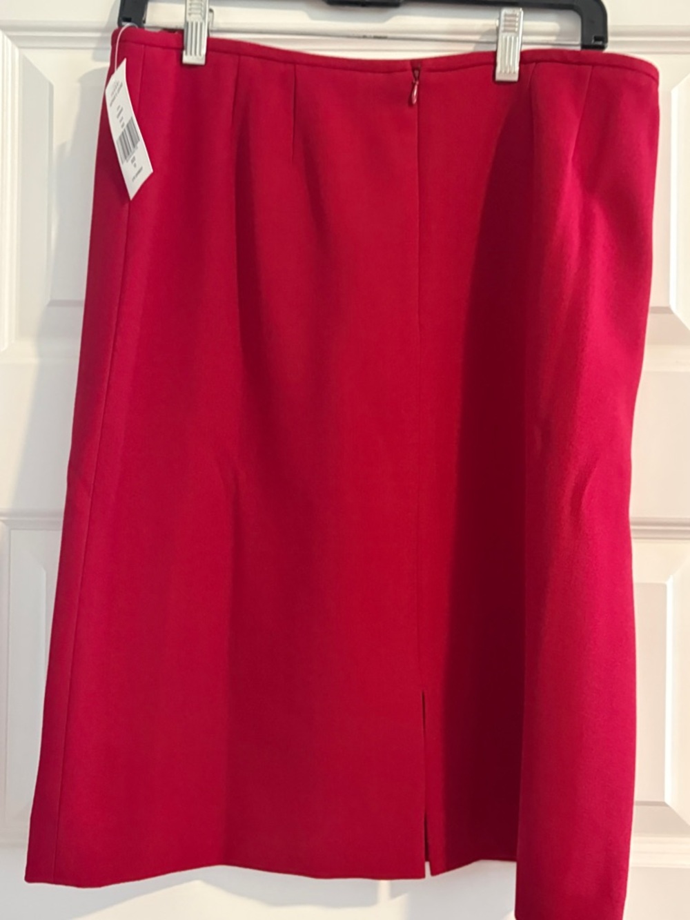 Arthur S. Levine for Tahari. Vibrant Red Skirt Suit with Shawl Collar - Picture 3 of 5